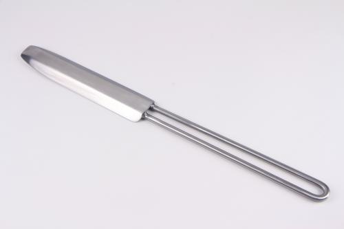 Protective spoon to protect the mucous membrane from rotating diamond tools